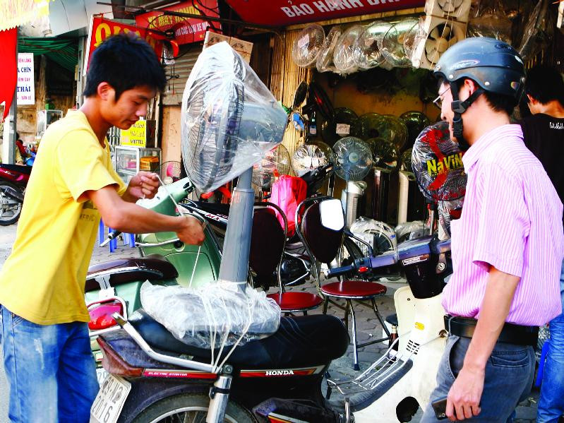 Mặt hàng máy phát điện, quạt máy tiêu thụ mạnh