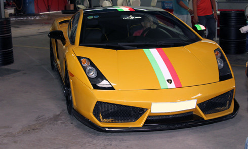 Dàn siêu xe tụ hội garage ở Sài Gòn ảnh 1