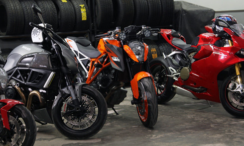 Dàn siêu xe tụ hội garage ở Sài Gòn ảnh 19