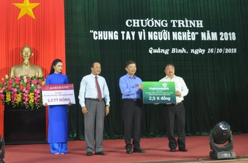 Hơn 21 tỷ đồng ủng hộ chương trình “Chung tay vì người nghèo năm 2018” ảnh 1