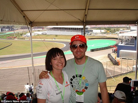 Người phụ nữ kiếm sống bằng nghề… “thi thố” ảnh 6