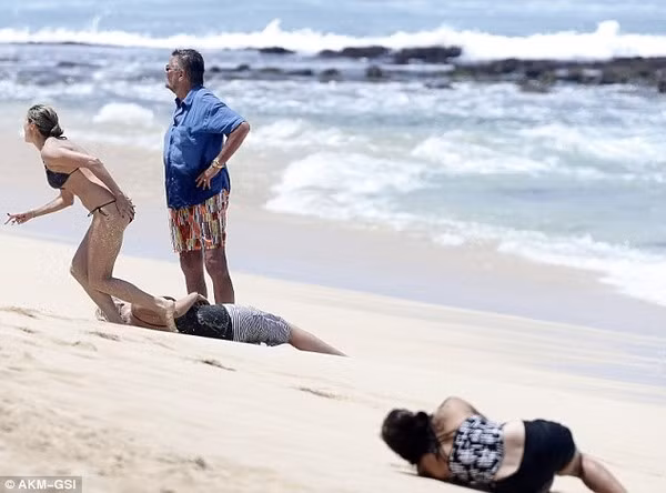 Và cuối cùng, tất cả mọi người đều được an toàn. Và cuối cùng, tất cả mọi người đều được an toàn