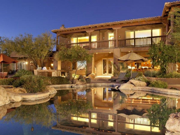 Biệt thự được cải tạo trở nên xinh đẹp như thế này vào năm 2007