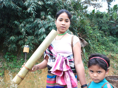 Coong Hoài và đứa con gái 