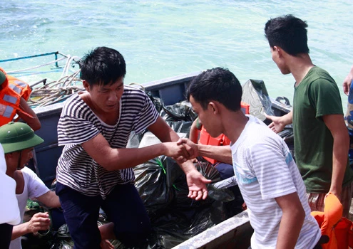 Đón lính mới lên đảo