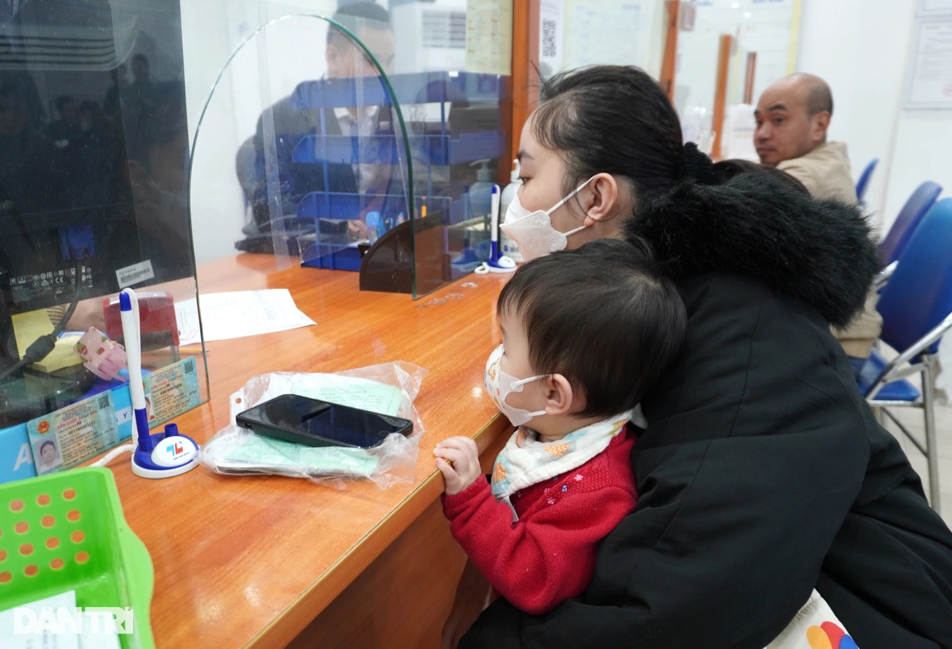 Từ ngày 1/1, điều chỉnh tiền lương đóng bảo hiểm xã hội (Ảnh minh họa: Hoa Lê).