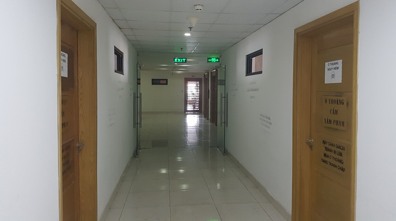 Chủ đầu tư Vietradico xây sai phép, “biến” các ô thoáng thành căn hộ để bán.