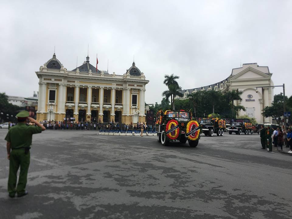 Cỗ linh xa đưa Chủ tịch nước Trần Đại Quang về quê nhà ảnh 36