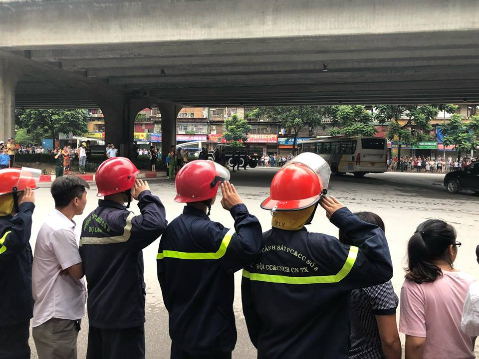 Cỗ linh xa đưa Chủ tịch nước Trần Đại Quang về quê nhà ảnh 13