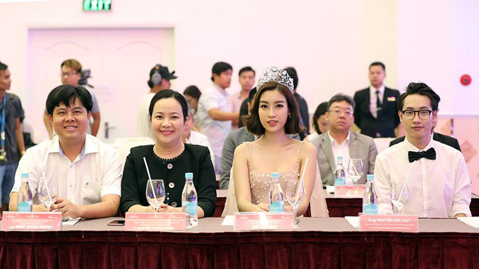 Hé mở 'Ánh sáng' và hình tượng Nữ thần Mặt Trời đêm Chung kết HHVN ảnh 22