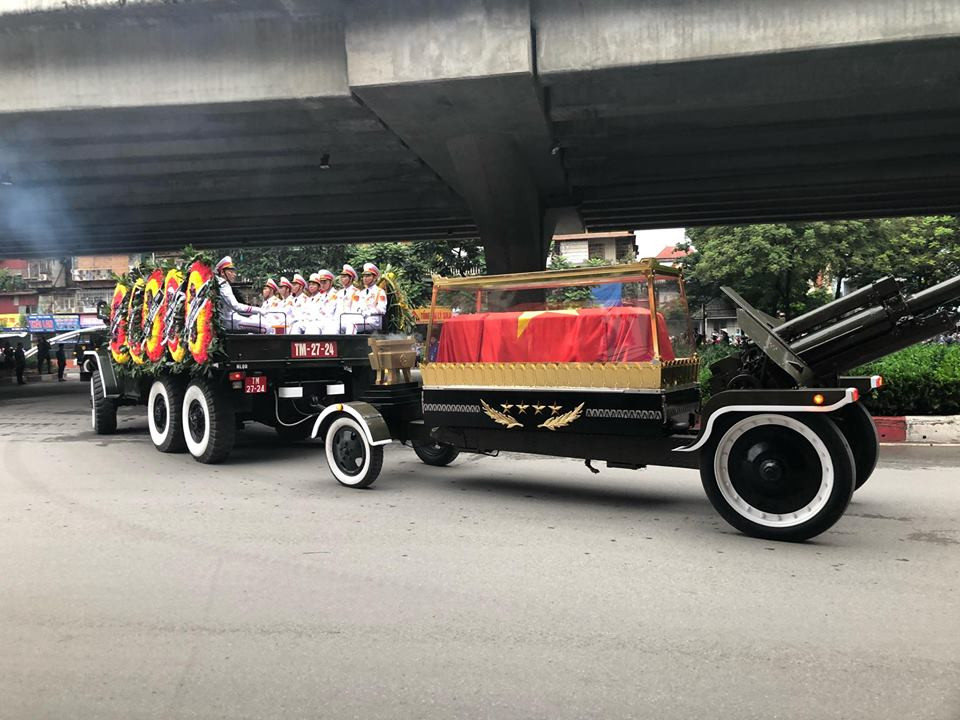 Cỗ linh xa đưa Chủ tịch nước Trần Đại Quang về quê nhà ảnh 11