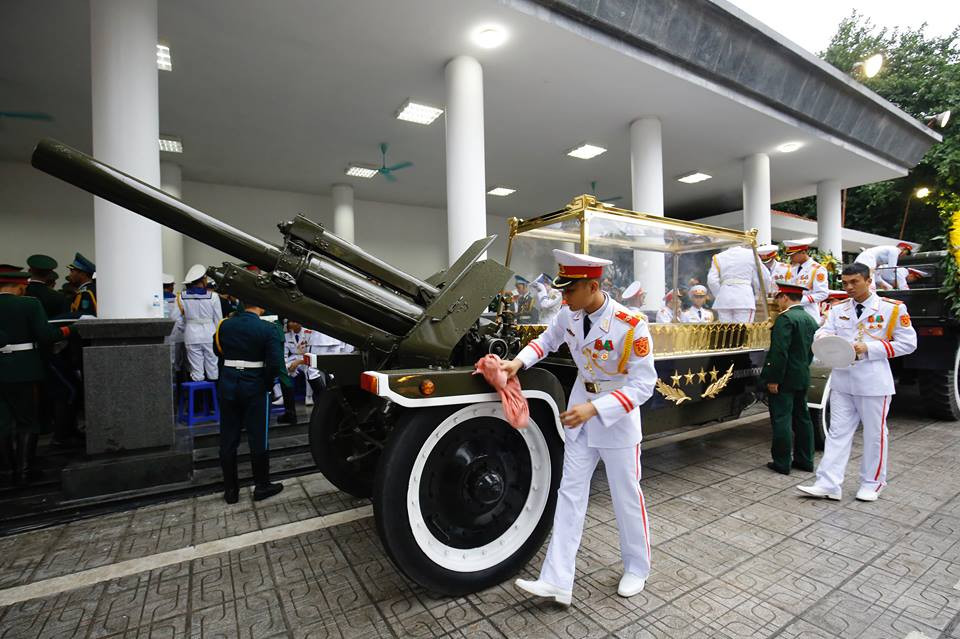 Cỗ linh xa đưa Chủ tịch nước Trần Đại Quang về quê nhà ảnh 66