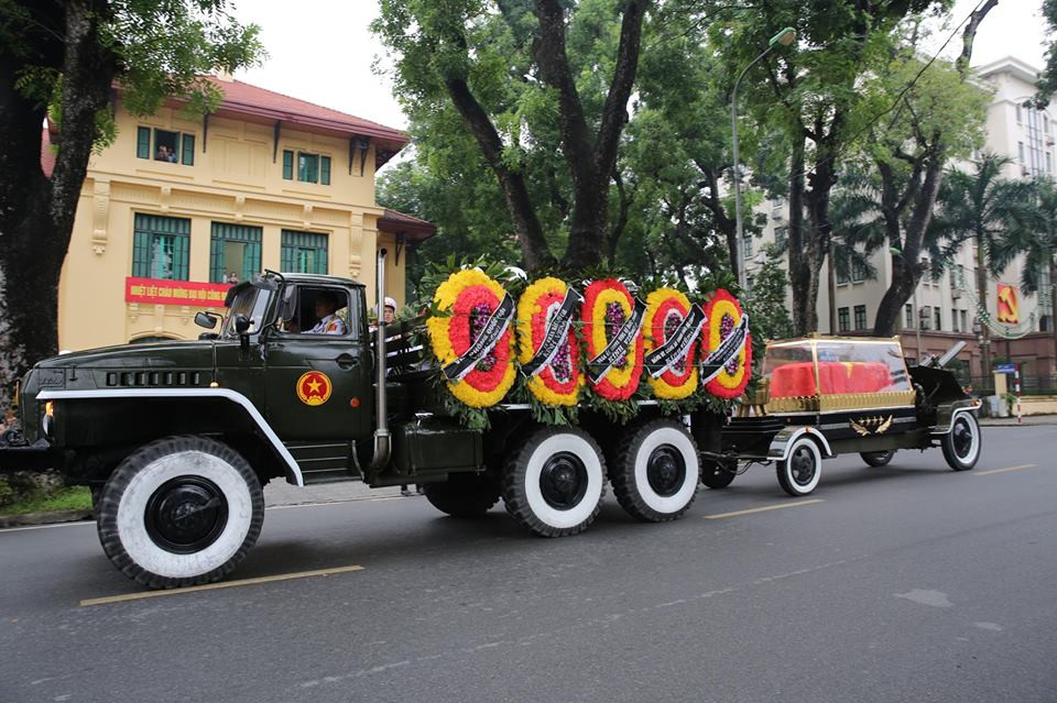 Cỗ linh xa đưa Chủ tịch nước Trần Đại Quang về quê nhà ảnh 23