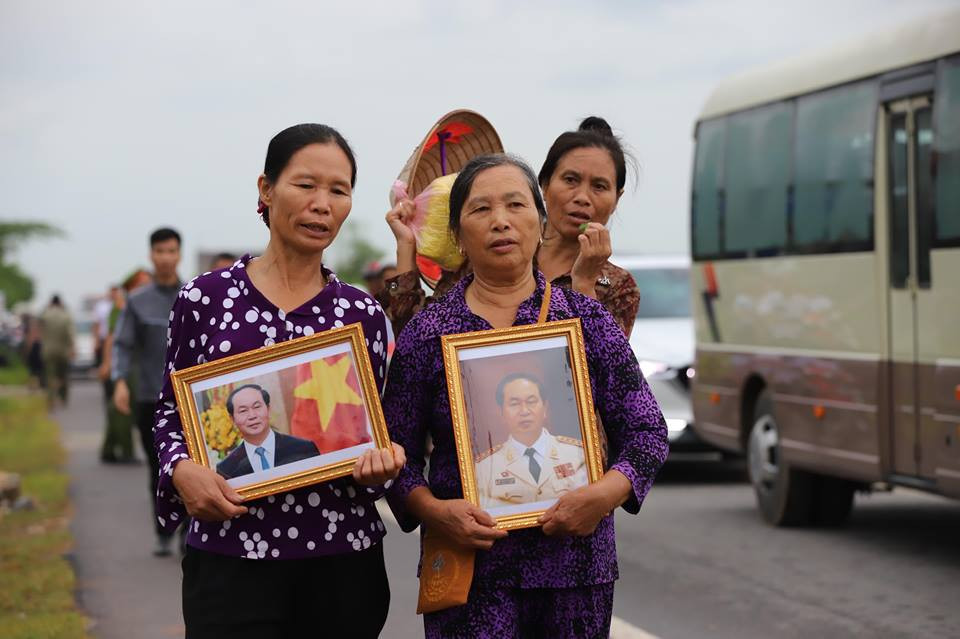 Cỗ linh xa đưa Chủ tịch nước Trần Đại Quang về quê nhà ảnh 16