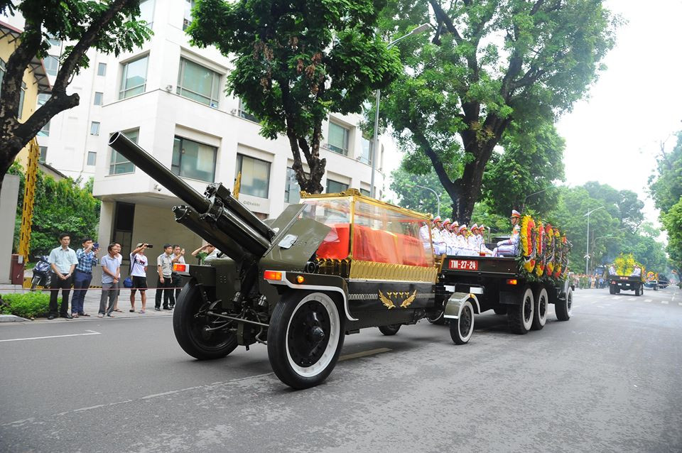 Cỗ linh xa đưa Chủ tịch nước Trần Đại Quang về quê nhà ảnh 33