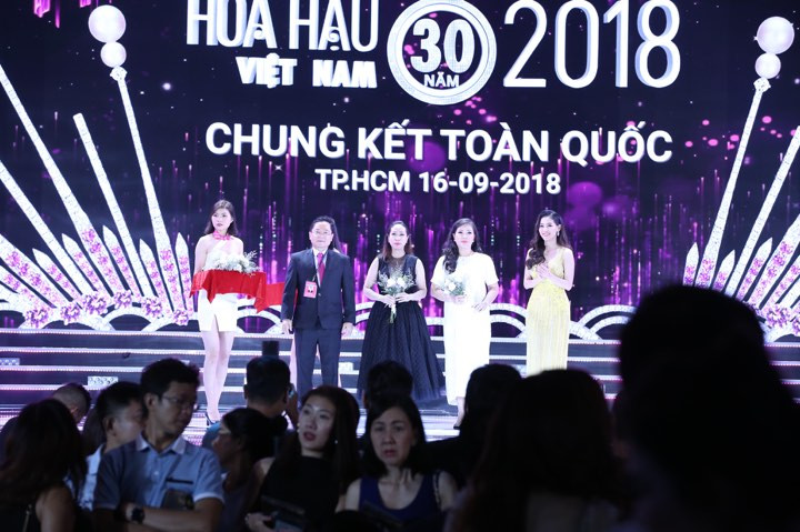 Cô gái 18 tuổi Trần Tiểu Vy đăng quang Hoa hậu Việt Nam 2018 ảnh 39