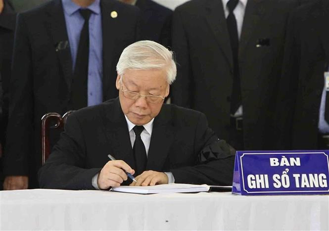 Cỗ linh xa đưa Chủ tịch nước Trần Đại Quang về quê nhà ảnh 75