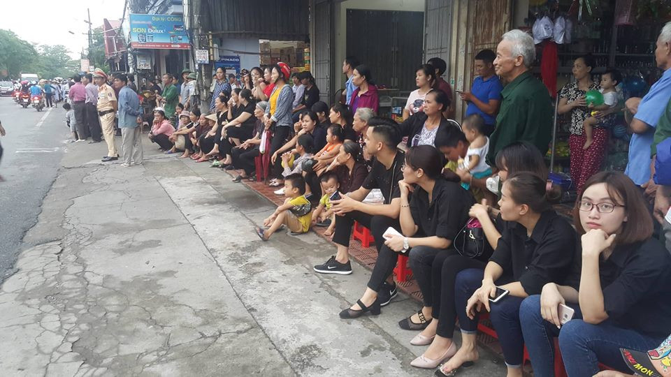 Cỗ linh xa đưa Chủ tịch nước Trần Đại Quang về quê nhà ảnh 6