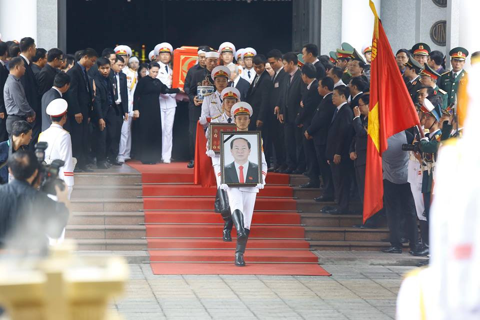 Cỗ linh xa đưa Chủ tịch nước Trần Đại Quang về quê nhà ảnh 40
