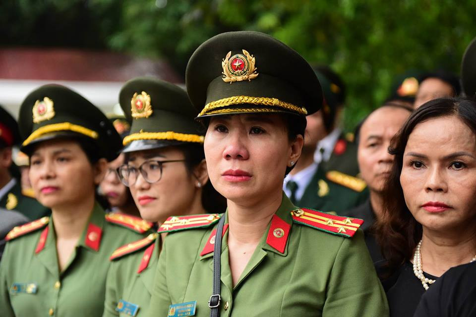 Cỗ linh xa đưa Chủ tịch nước Trần Đại Quang về quê nhà ảnh 26