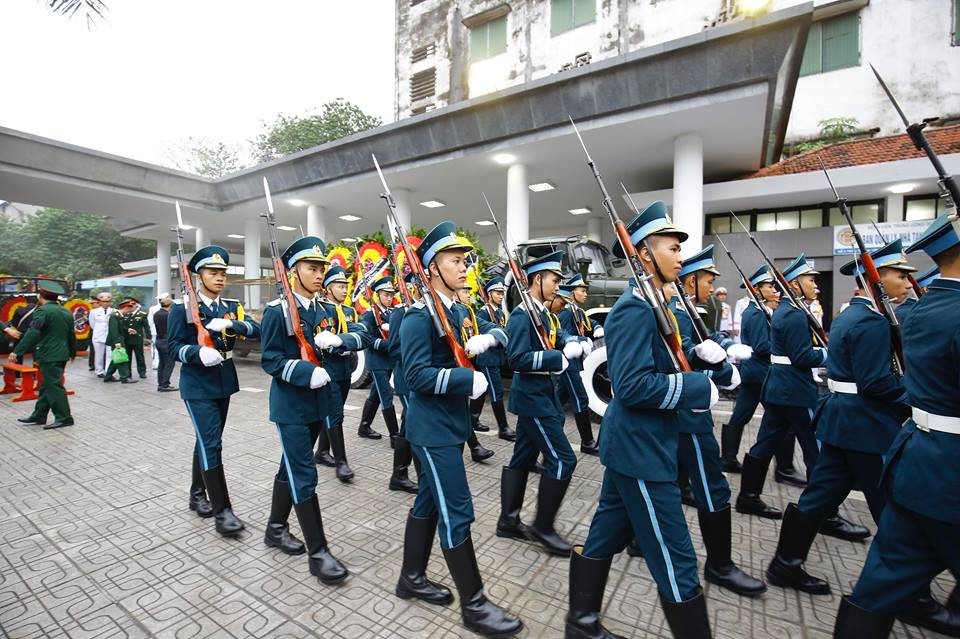 Cỗ linh xa đưa Chủ tịch nước Trần Đại Quang về quê nhà ảnh 55