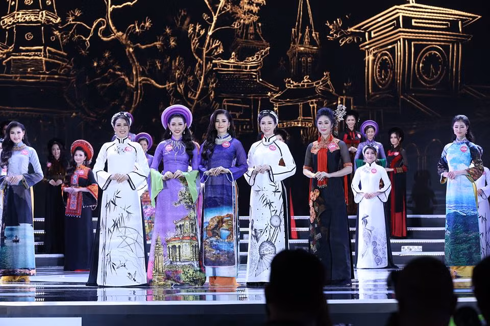 Cô gái 18 tuổi Trần Tiểu Vy đăng quang Hoa hậu Việt Nam 2018 ảnh 26