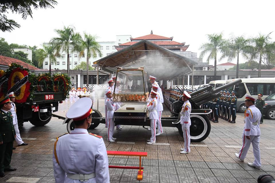 Cỗ linh xa đưa Chủ tịch nước Trần Đại Quang về quê nhà ảnh 62