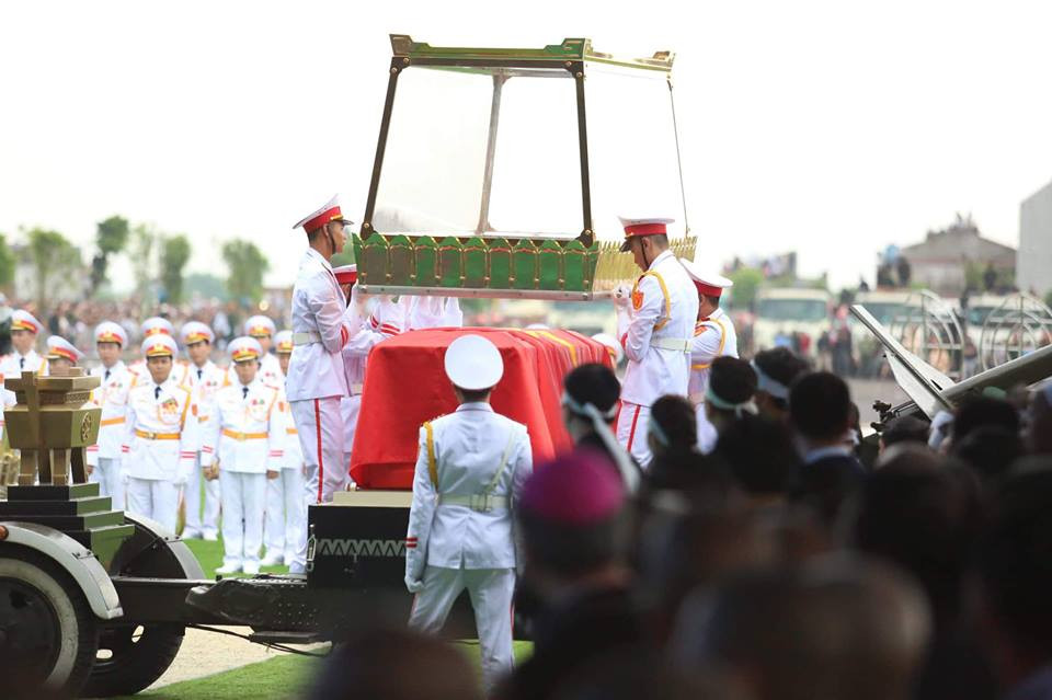 Chủ tịch nước Trần Đại Quang trở về đất mẹ ảnh 40