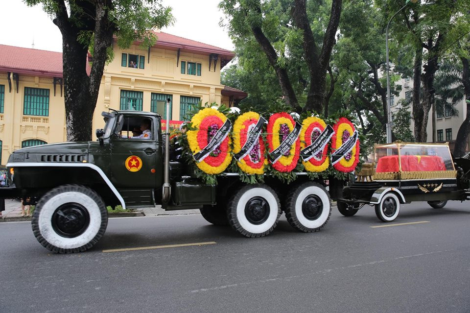 Cỗ linh xa đưa Chủ tịch nước Trần Đại Quang về quê nhà ảnh 22