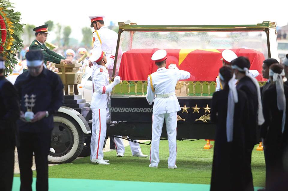 Chủ tịch nước Trần Đại Quang trở về đất mẹ ảnh 39