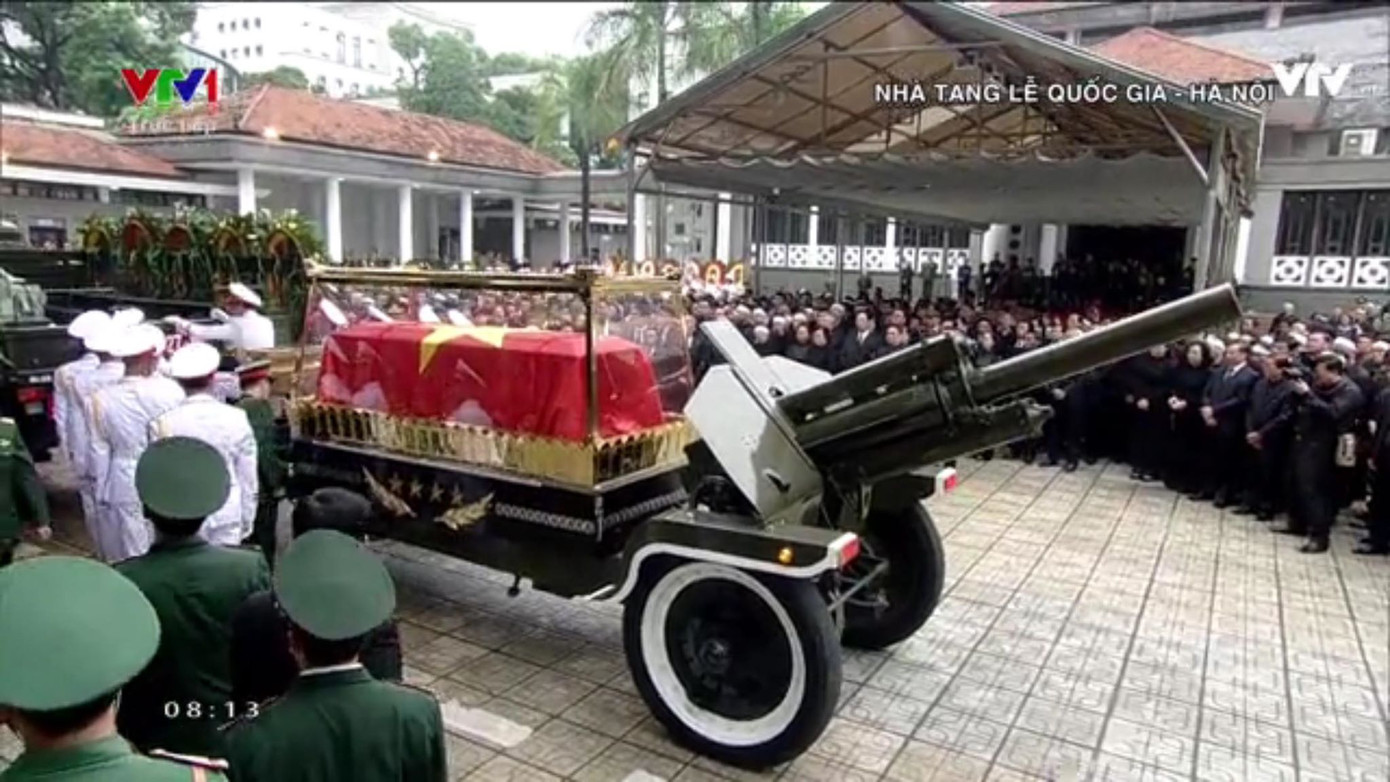 Cỗ linh xa đưa Chủ tịch nước Trần Đại Quang về quê nhà ảnh 39