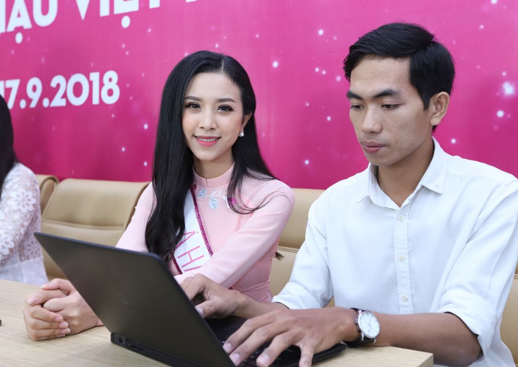 Á hậu 1 HHVN 2018 Bùi Phương Nga: 'Hoa hậu là người đẹp nhất' ảnh 2