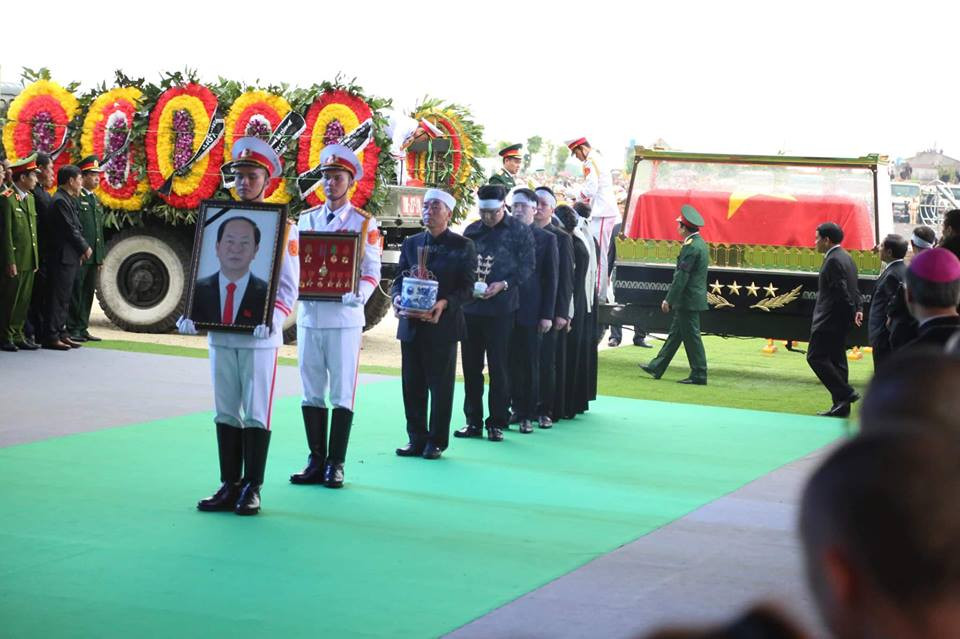 Chủ tịch nước Trần Đại Quang trở về đất mẹ ảnh 41