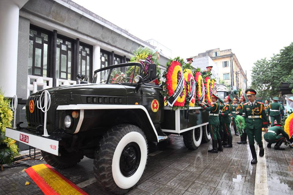 Cỗ linh xa đưa Chủ tịch nước Trần Đại Quang về quê nhà ảnh 69