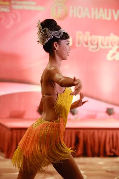 Nguyễn Thị Mỹ Hạnh với phần dự thi dance sport