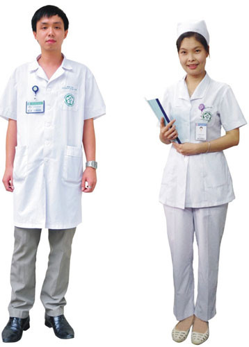 Sẽ thay đổi trang phục nhân viên y tế để dễ phân biệt ảnh 1