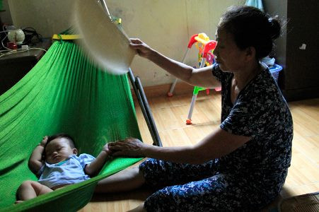 Cuộc sống cư dân Hà thành đảo lộn vì nắng nóng ảnh 1