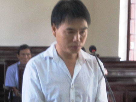 Bị cáo Phạm Văn Đông trước vành móng ngựa