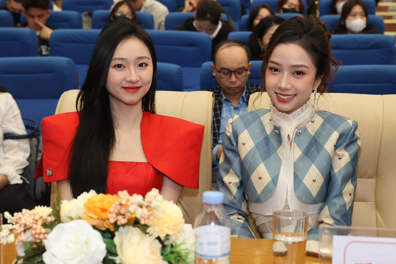 Nâng bước thủ khoa: Chắp thêm đôi cánh cho sinh viên ảnh 11