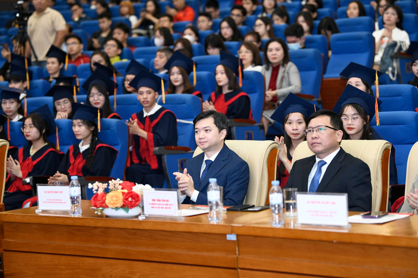 Nâng bước thủ khoa: Chắp thêm đôi cánh cho sinh viên ảnh 6