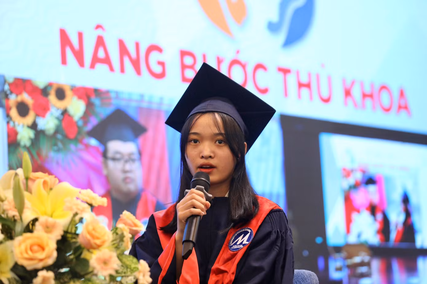 Lò Thị Linh (mồ côi cha, mẹ, sinh viên chuyên ngành giáo dục tiểu học Đại học Đà Nẵng tại Kon Tum).