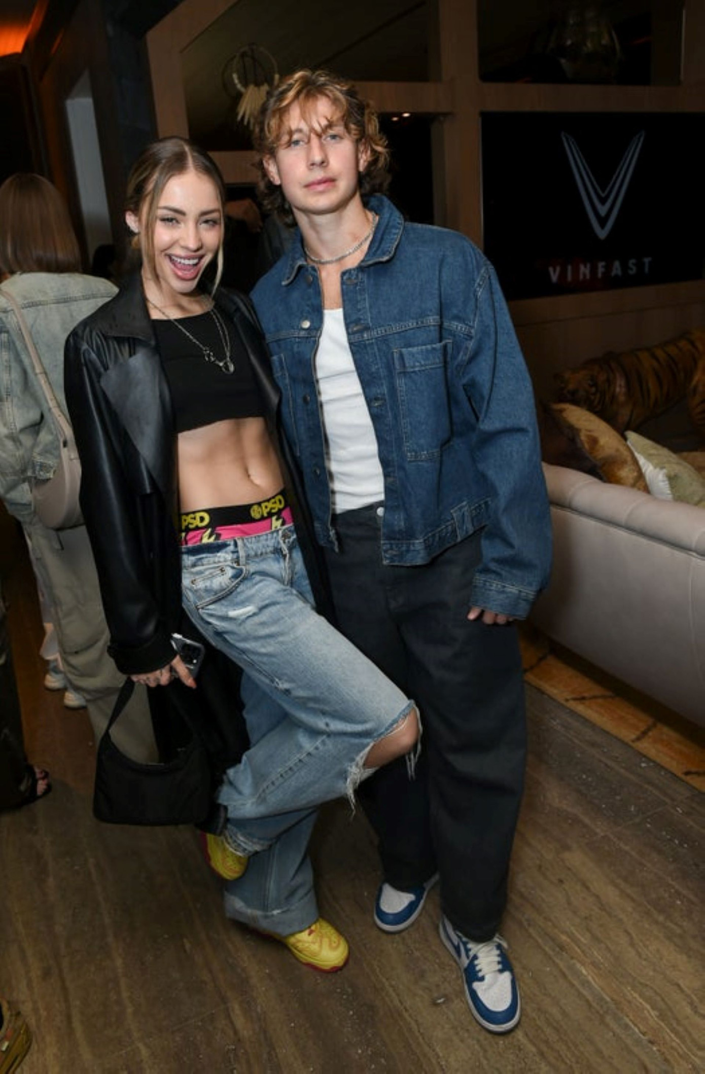Trên trang cá nhân Instagram 4,4 triệu người theo dõi, nữ diễn viên, người mẫu, DJ Charly Jordan phấn khích chia sẻ những khoảnh khắc hòa mình vào không khí sôi động tại sự kiện của VinFast với bạn trai, Mike Saade. Ảnh: Getty Images.