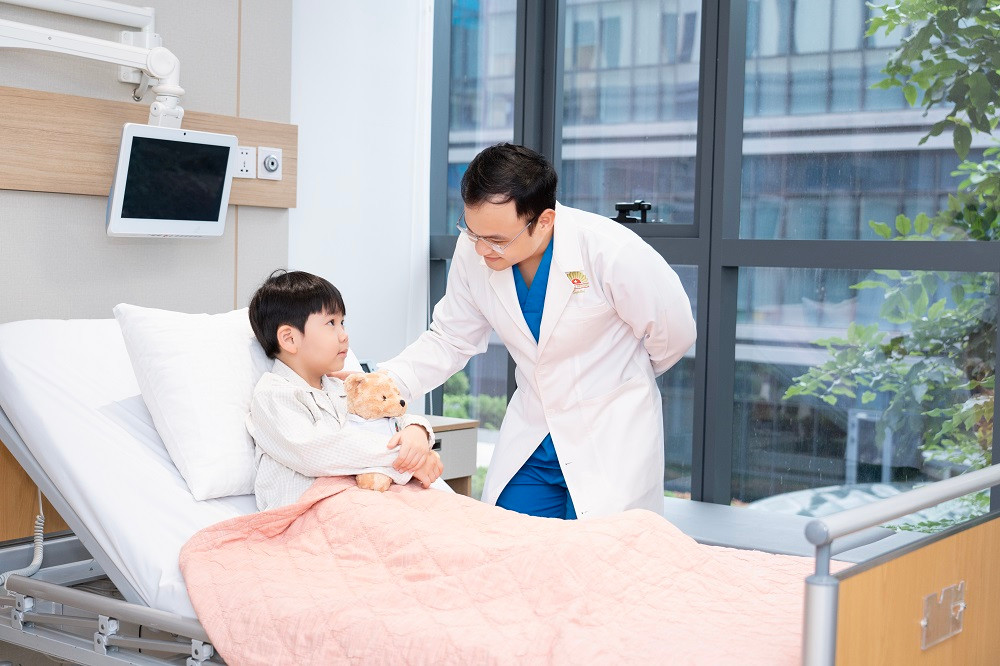 Với mục tiêu trở thành bệnh viện chất lượng cao, Hồng Ngọc luôn chú trọng đến chất lượng khám chữa bệnh và trải nghiệm của khách hàng. Với mục tiêu trở thành bệnh viện chất lượng cao, Hồng Ngọc luôn chú trọng đến chất lượng khám chữa bệnh và trải nghiệm của khách hàng.