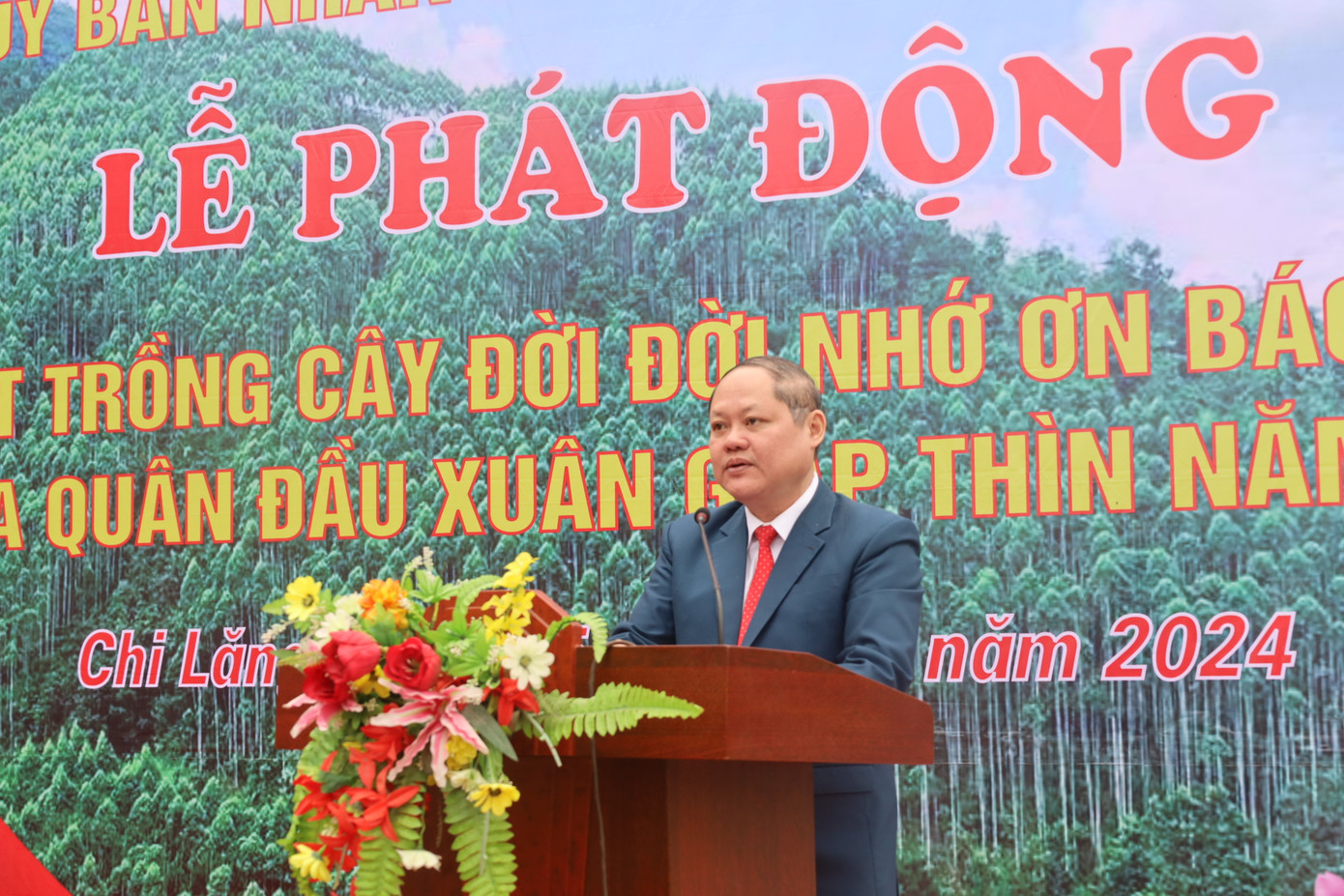 Ông Vi Nông Trường, Chủ tịch UBND huyện Chi Lăng nhấn mạnh, việc trồng cây đầu xuân ý nghĩa, có tính lan tỏa. Ảnh: Duy Chiến Ông Vi Nông Trường, Chủ tịch UBND huyện Chi Lăng nhấn mạnh, việc trồng cây đầu xuân ý nghĩa, có tính lan tỏa. Ảnh: Duy Chiến