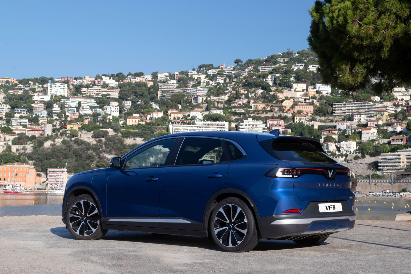 Tính năng thông minh được trang bị trên xe VF 8 đã chiếm trọn cảm tình của khách Mỹ