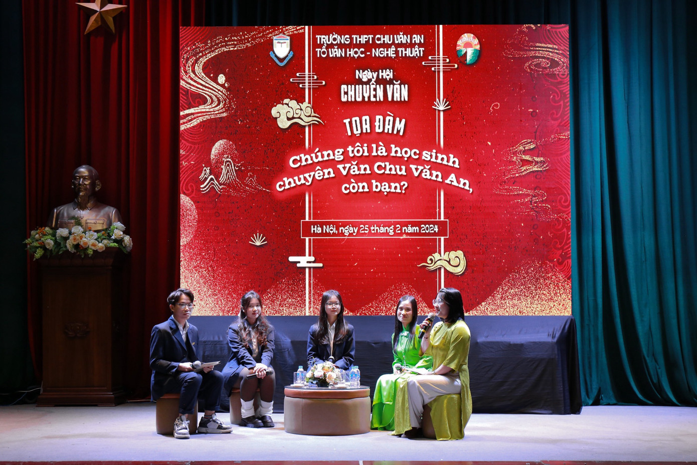 Chia sẻ kinh nghiệm học và thi vào Chuyên Văn của Bạn Bùi Trần Thu An - K114 Văn; bạn Trần Hoàng Linh - Thủ khoa đầu vào K116 Văn.