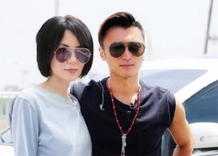 Tạ Đình Phong và Vương Phi vẫn mặn nồng. Ảnh: HK01. Tạ Đình Phong và Vương Phi vẫn mặn nồng. Ảnh: HK01.