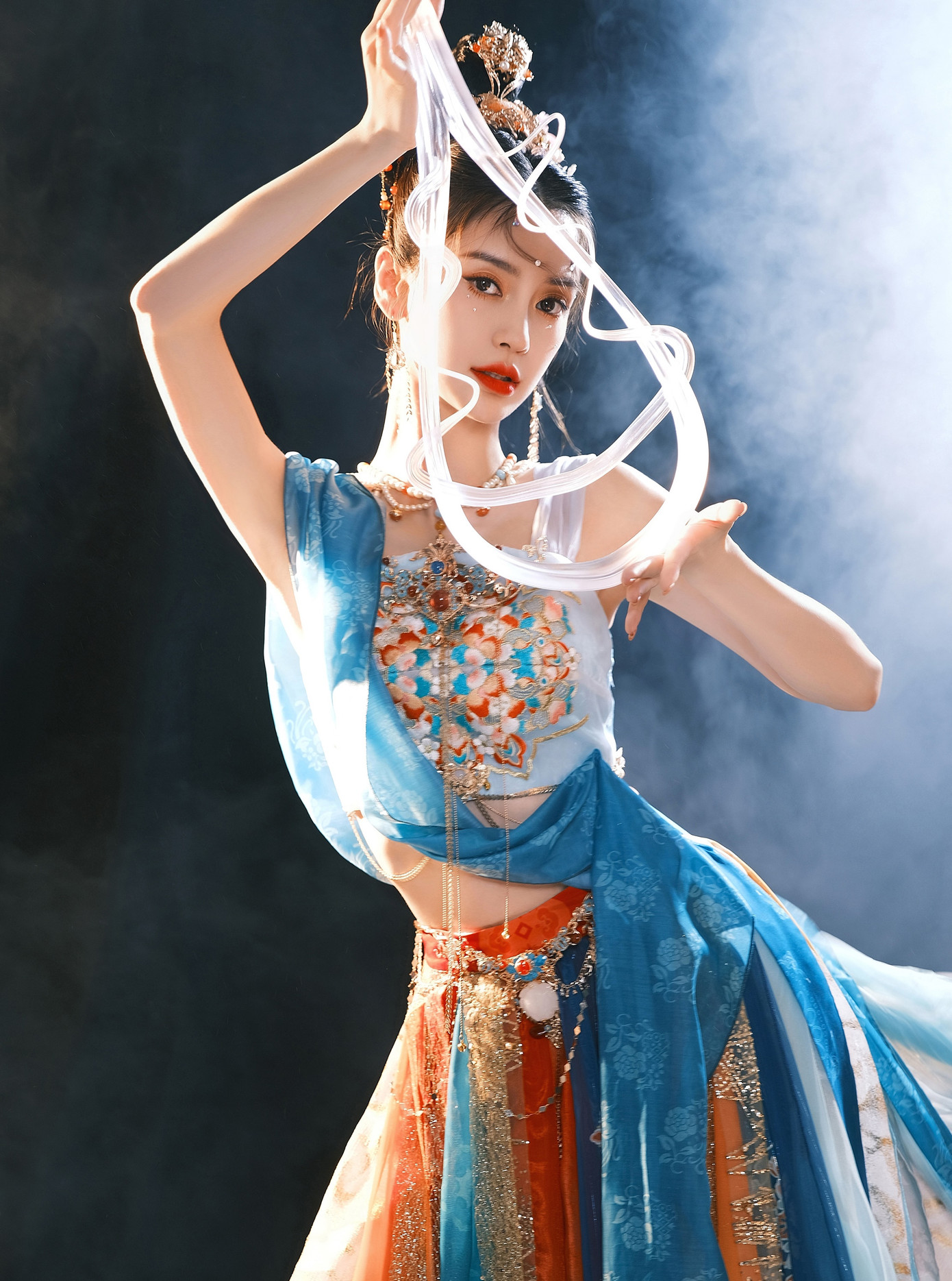 Danh tiếng, địa vị, tài nguyên của Angelababy đều tụt dốc sau khi ly hôn Huỳnh Hiểu Minh. Danh tiếng, địa vị, tài nguyên của Angelababy đều tụt dốc sau khi ly hôn Huỳnh Hiểu Minh.