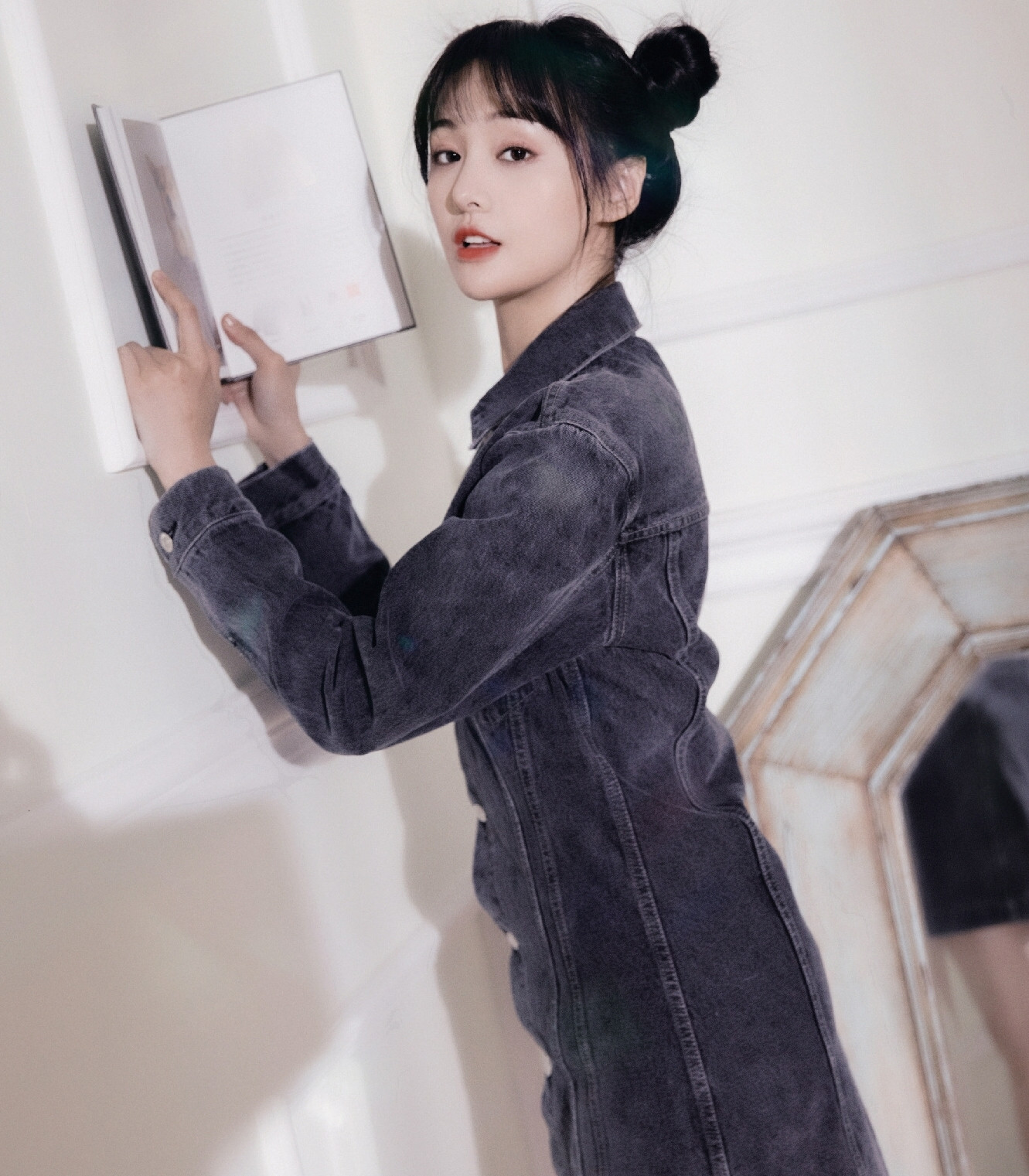 Trịnh Sảng đã rời khỏi giới giải trí nhưng vẫn vướng nhiều vụ kiện tụng.