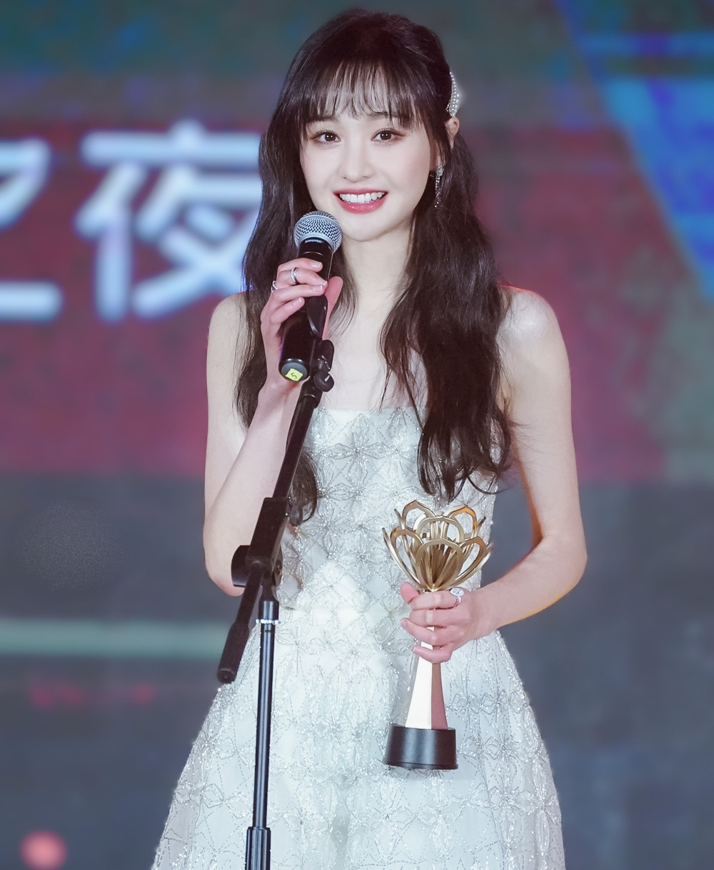 Trịnh Sảng đã rời khỏi giới giải trí nhưng vẫn vướng nhiều vụ kiện tụng.